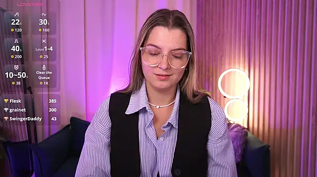 LucreciaStorm live cam on StripChat
