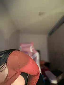 cami_ortiz__ webcam