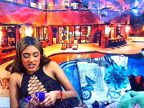 IndianPretty14u2Luv live cam on StripChat