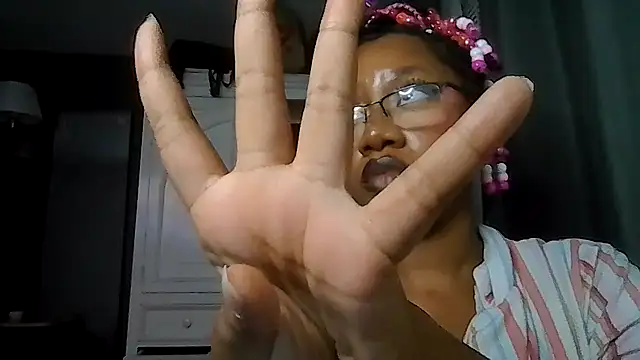 goddessdaisysky live cam on StripChat