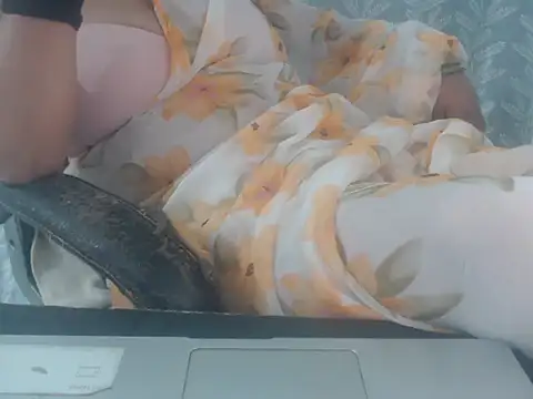 cute-priy webcam