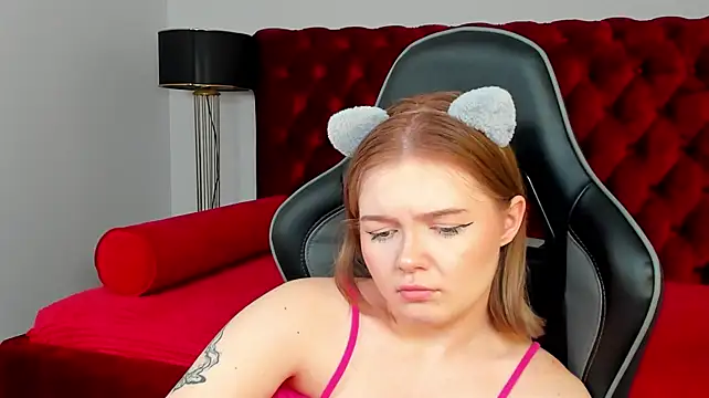 ElinaVale live cam on StripChat