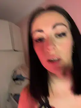 BrattyYanii webcam