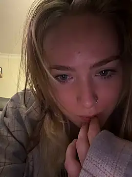 Serena_t live cam on StripChat