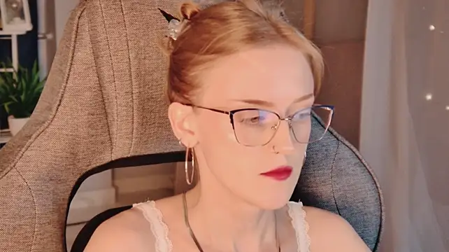 KiraMontoya webcam