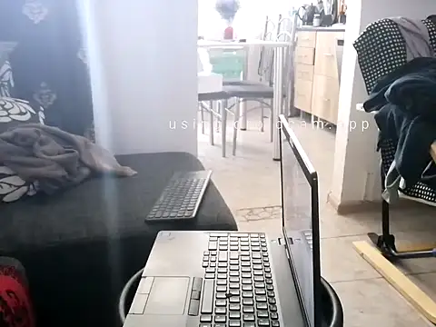 IncredibleGlaze78 webcam