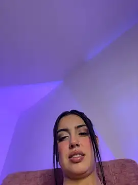 Lucy_699 webcam