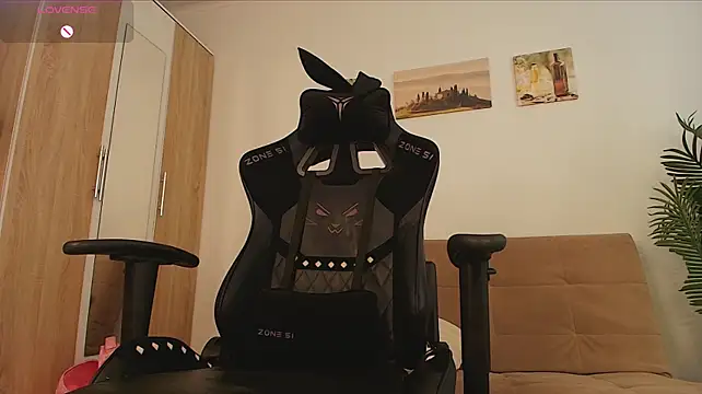 JudyLur webcam