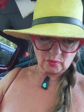 Hot-Muci 📜 live online webcam