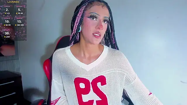 dolly_boob