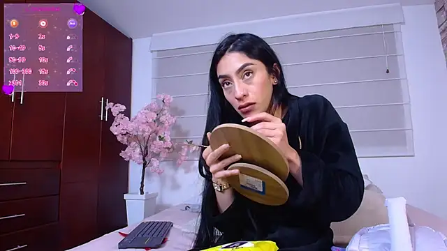 Lucyjoi webcam