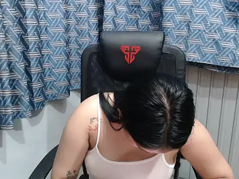 prettykrysgirl webcam