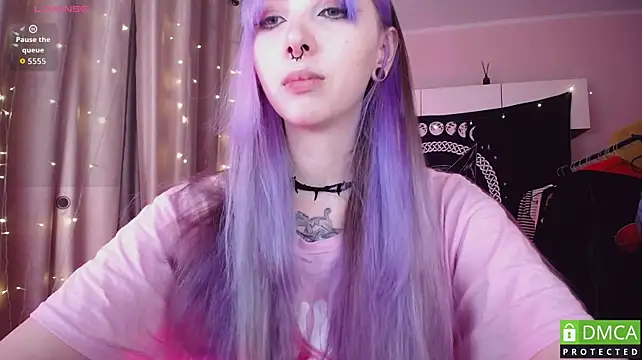 JustMeowGirl webcam
