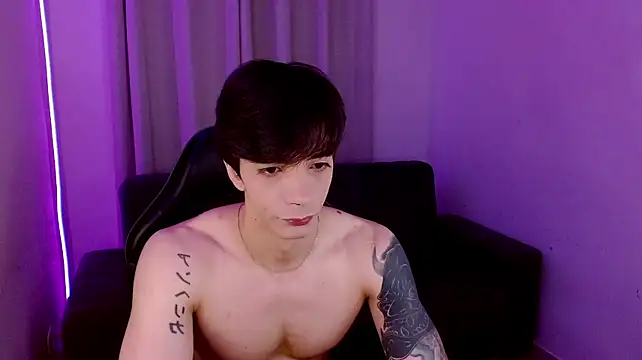 H3ll_B0I webcam