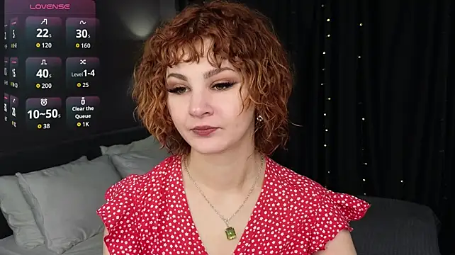 Kira__Fluffy live cam on StripChat
