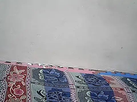 Sweet18wantuxx webcam