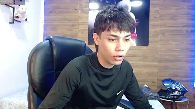 ivan_cooper live cam on StripChat