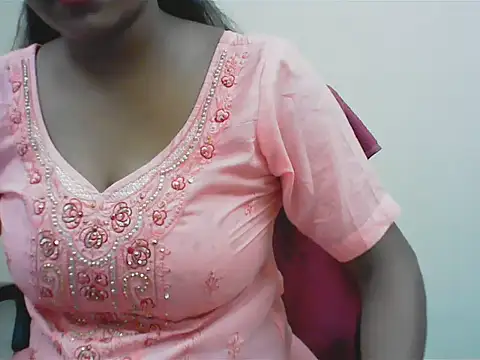 LovingPihu webcam