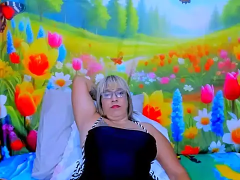 indianroxy webcam