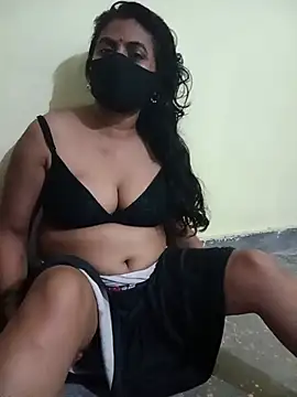 Darlingpooja71 webcam
