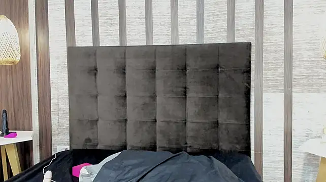 Hannah_Cross webcam