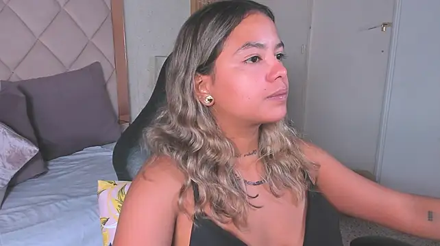 dulce_lyraa1 webcam