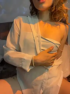 AminaBlush webcam