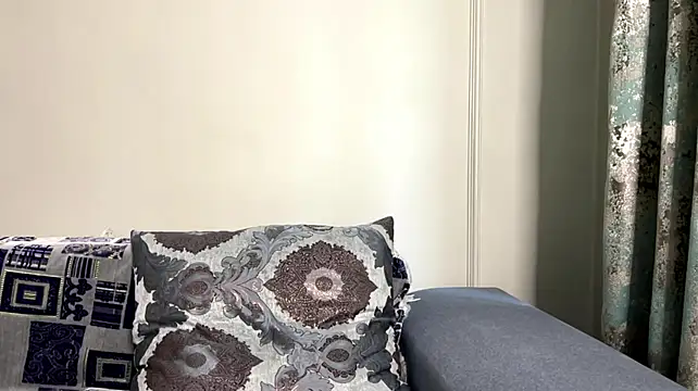 NichollePoque webcam