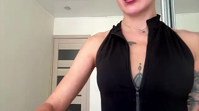 Peachyloly webcam