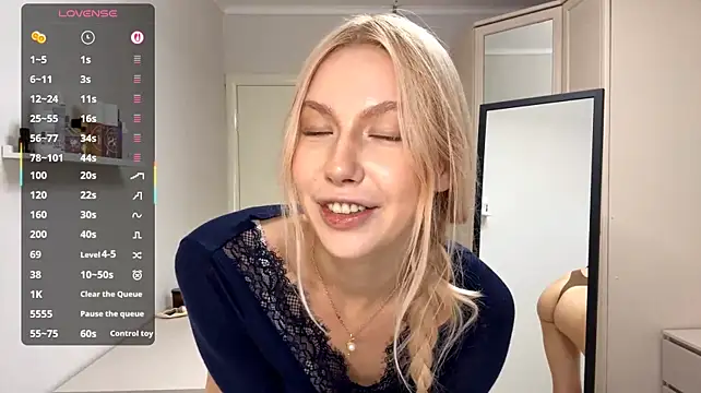 PlatinumLuxe webcam