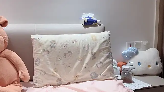 suki-1 live cam on StripChat
