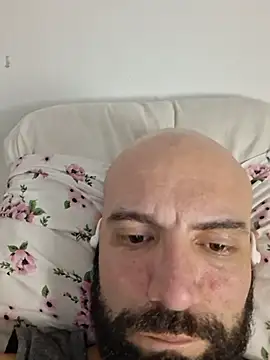 Robsonitj90 live sex cam