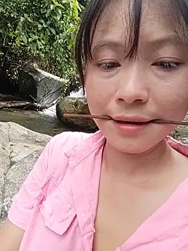 Linda-yiyi live cam on StripChat