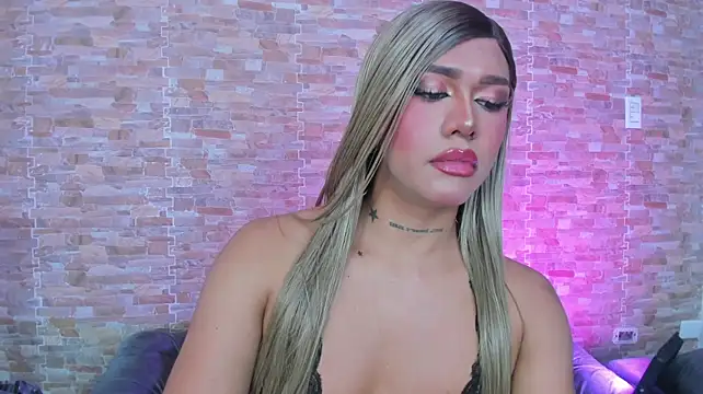 Dreams_Chloe webcam