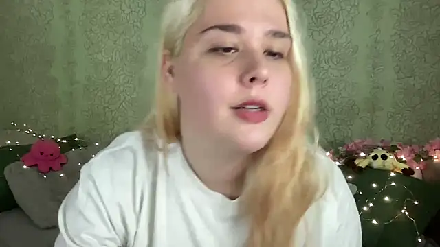 IvyLebelly webcam