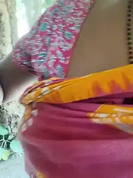 Hornybhabhi21 webcam