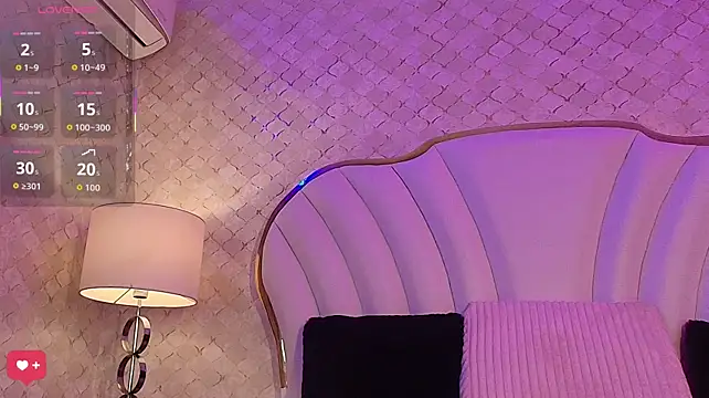 YazminJenner webcam