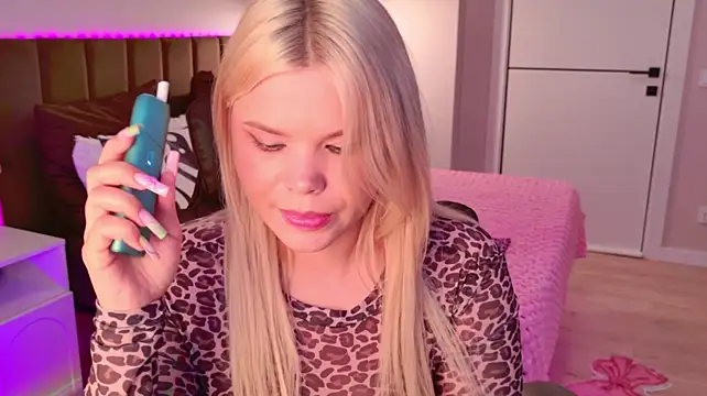 Born_to_Blow_ webcam