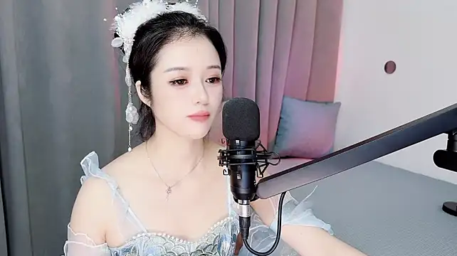 Momo-Wow webcam