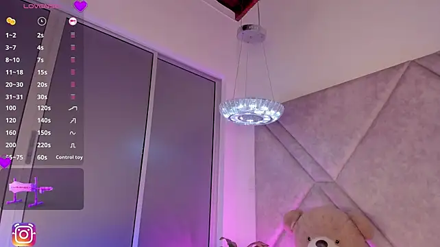 Chloe_Miiller webcam