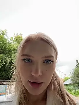 AmmyInPublic webcam