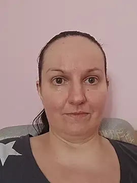 BustyLadyAlma webcam