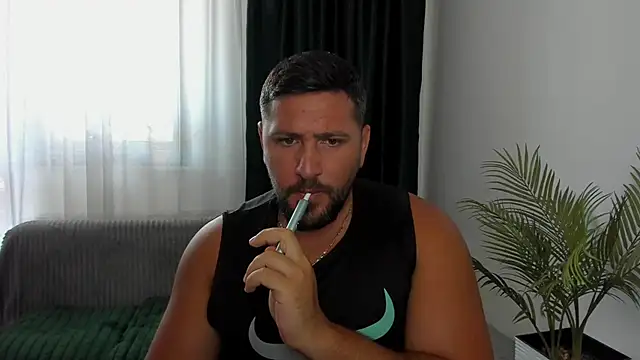 Gold_Alpha_Boy webcam