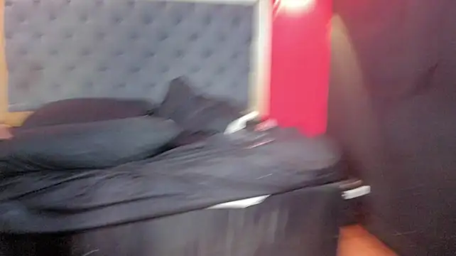 YayaHilton webcam