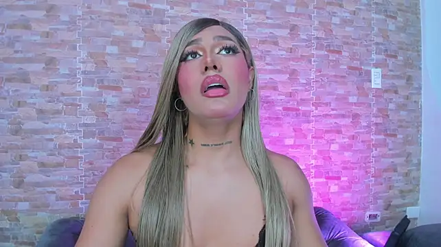 Dreams_Chloe webcam
