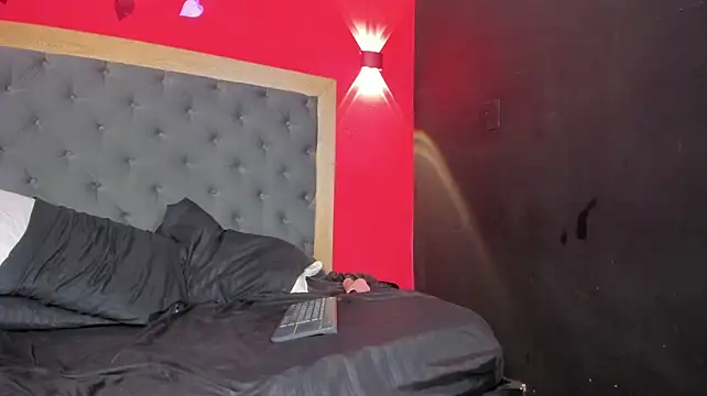 YayaHilton webcam