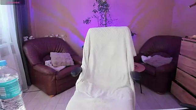 KaylaLaine webcam