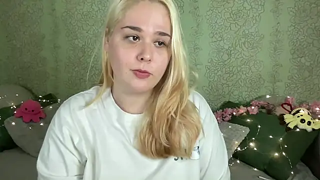 IvyLebelly webcam