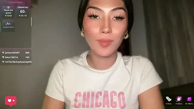 Model: Belle_Sinclair
