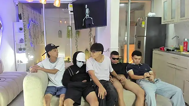 Houseofwarrios webcam